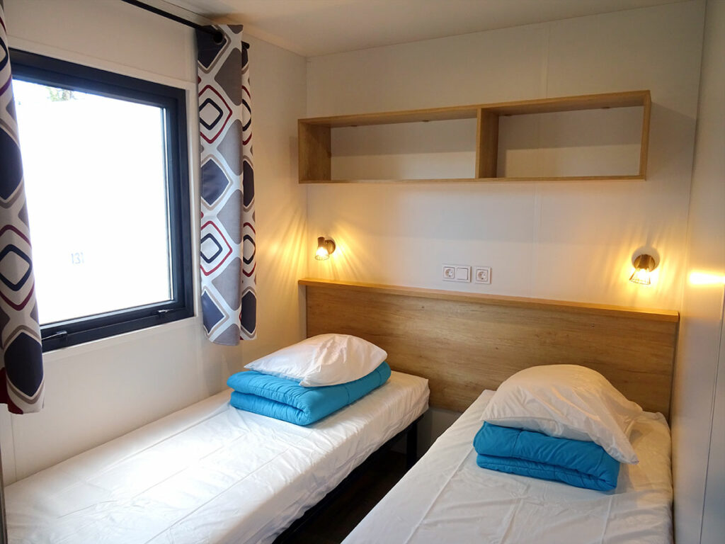 chambre avec 2 lits simples-Location de vacances littoral vendéen -Mer et Soleil