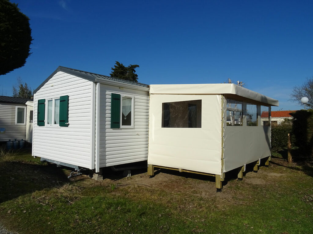Saint Jean de Monts-Mer et Soleil-Mobil-home avec terrasse couverte et télévision-2 chambres-Camping La Yole****