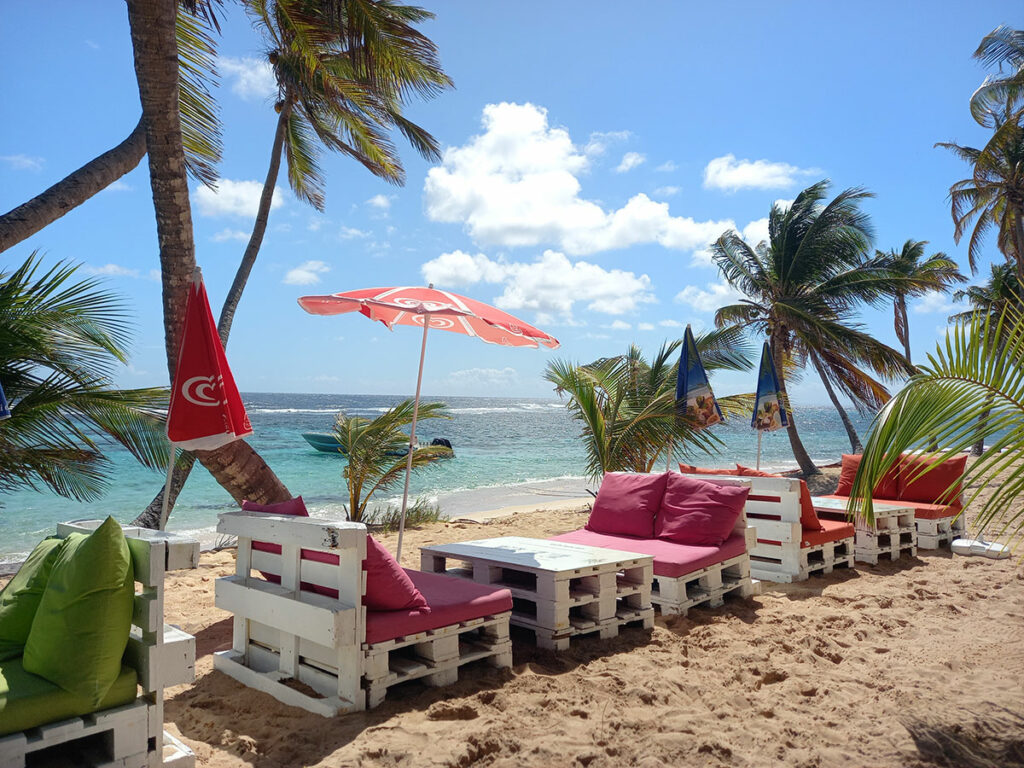 Location en Guadeloupe - Plage de La Désirade - Caraïbes - Mer et Soleil