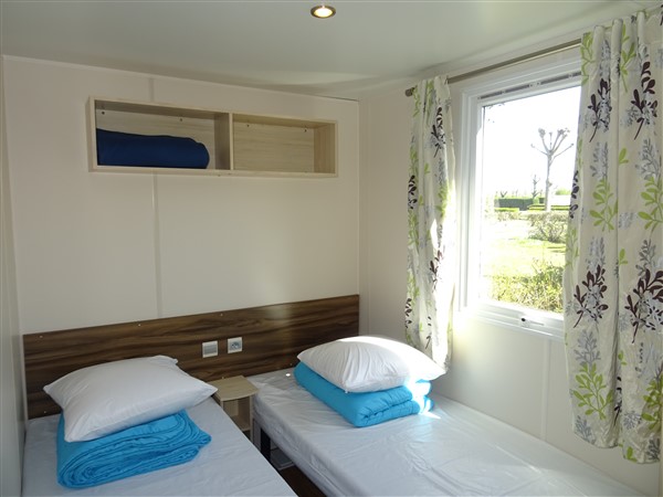 Mobil-home près des plages St Jean de Monts - Chambre 2 lits simples - Mer et Soleil Vendée