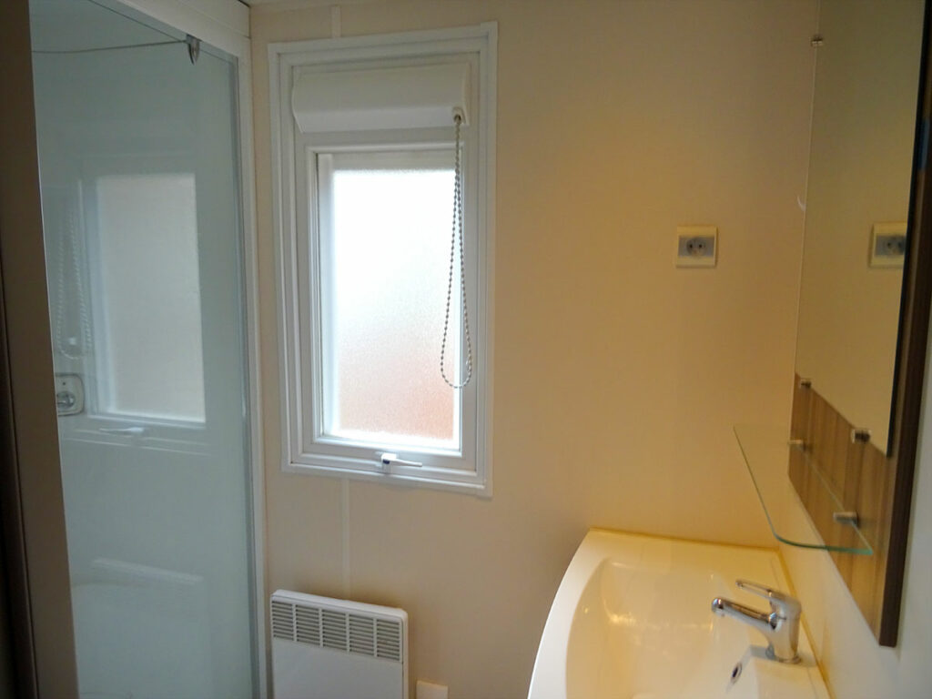 Salle d'eau avec chauffage - Location près des plages - St Jean de Monts -